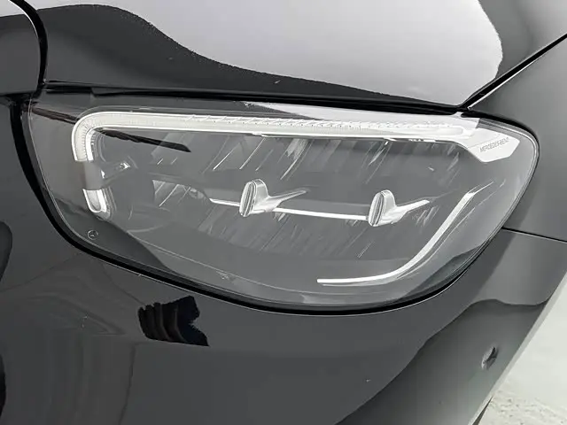 Mercedes-Benz E-Class 2022 — Photo 10/18