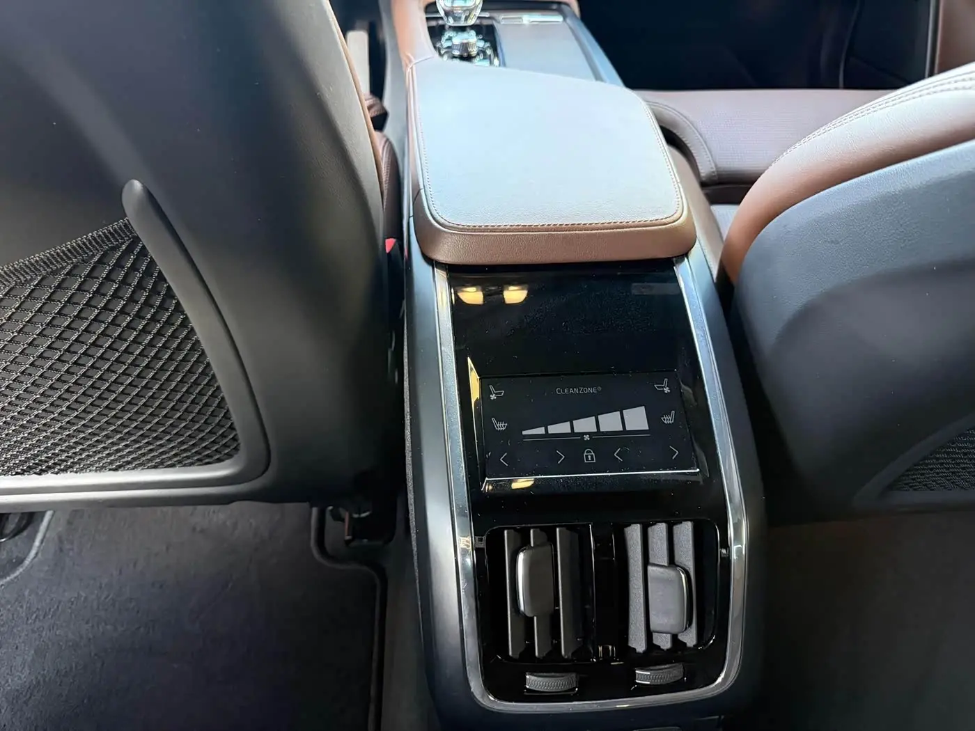Volvo S90 2023 — ფოტო 15/19