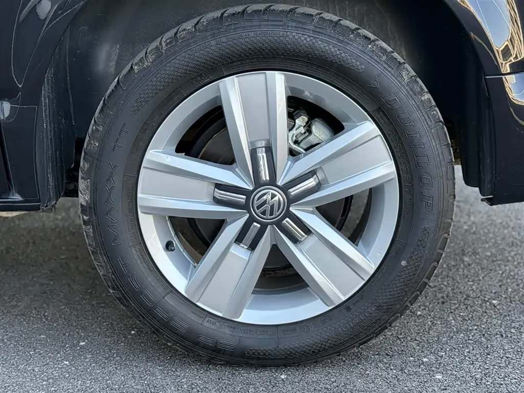 Volkswagen Multivan 2016 — Photo 9/20