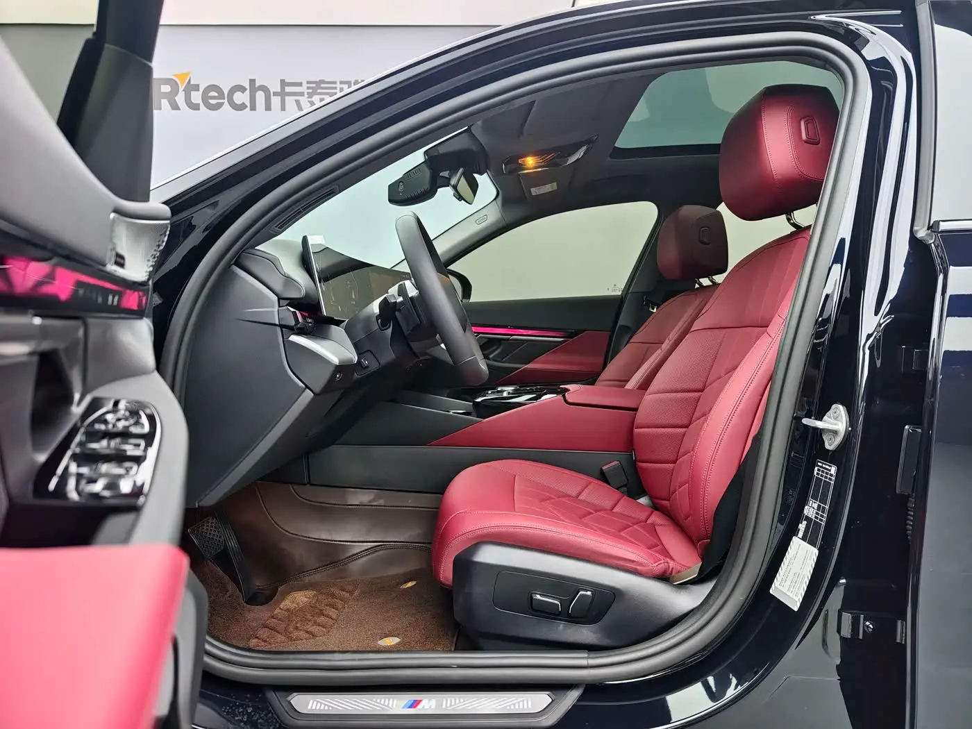 BMW 5 Series 2025 — Photo 6/17