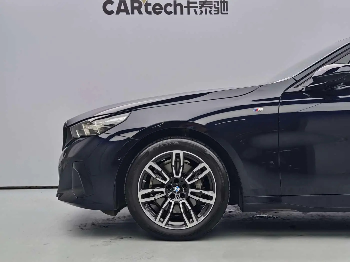 BMW 5 Series 2025 — Photo 15/17