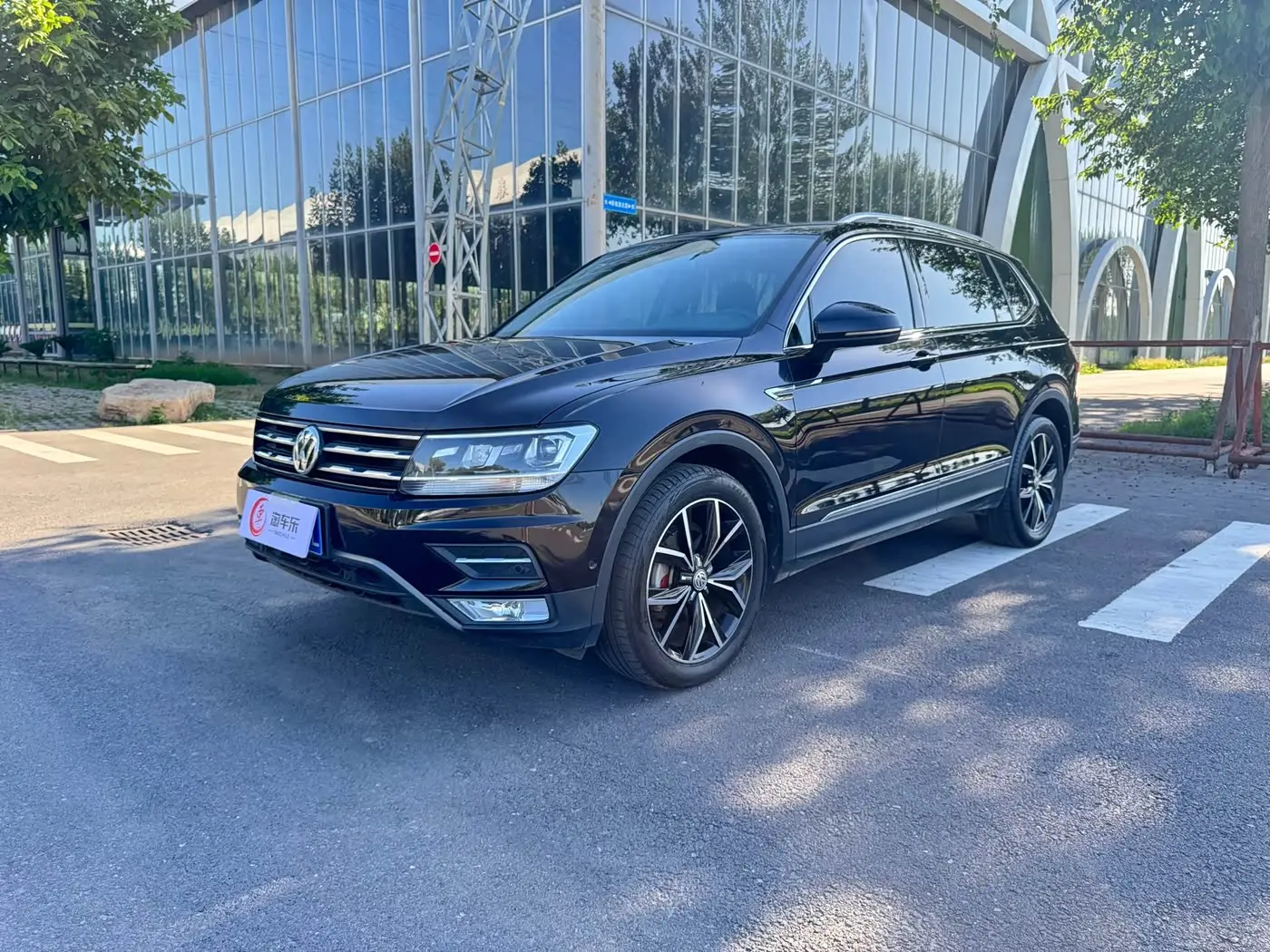 Volkswagen Tiguan L 2020 — Фото 1/20