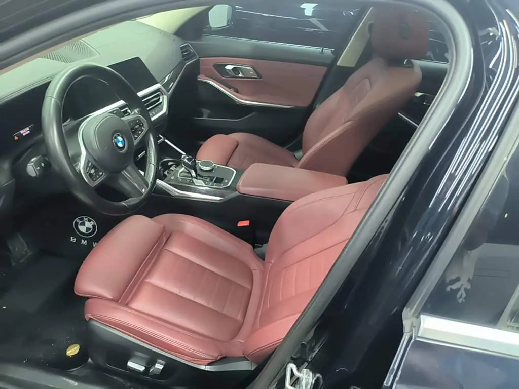 BMW 3 Series 2021 — Photo 15/20