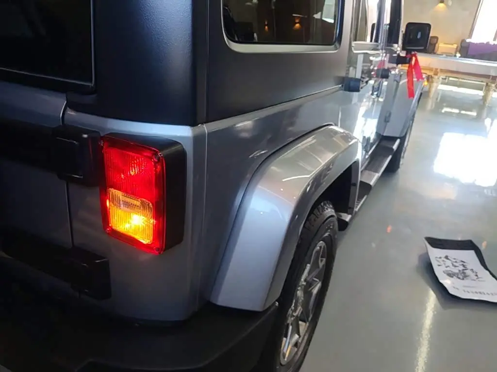 Jeep Wrangler 2017 — Photo 8/20