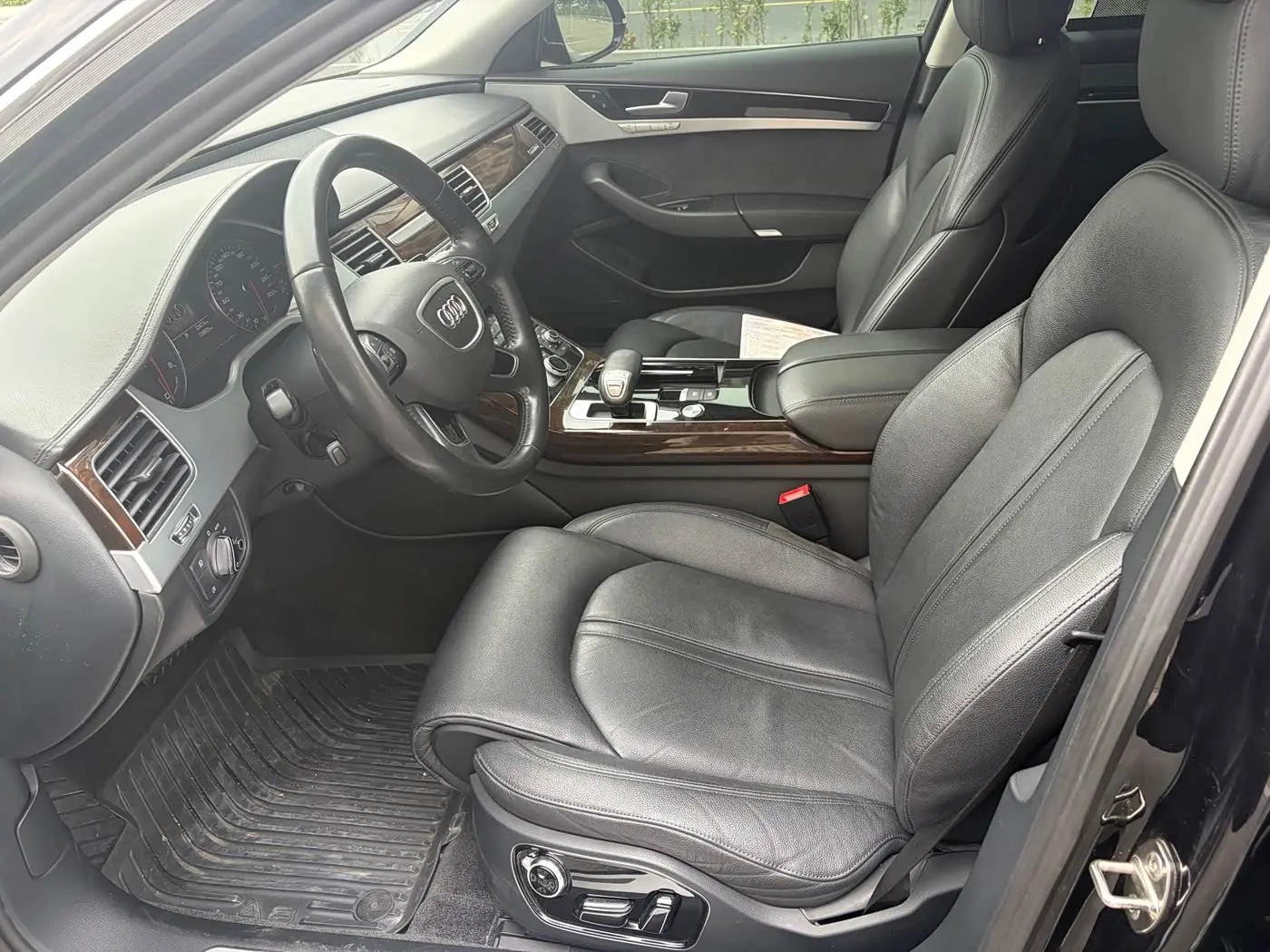 Audi A8 2014 — Photo 9/17