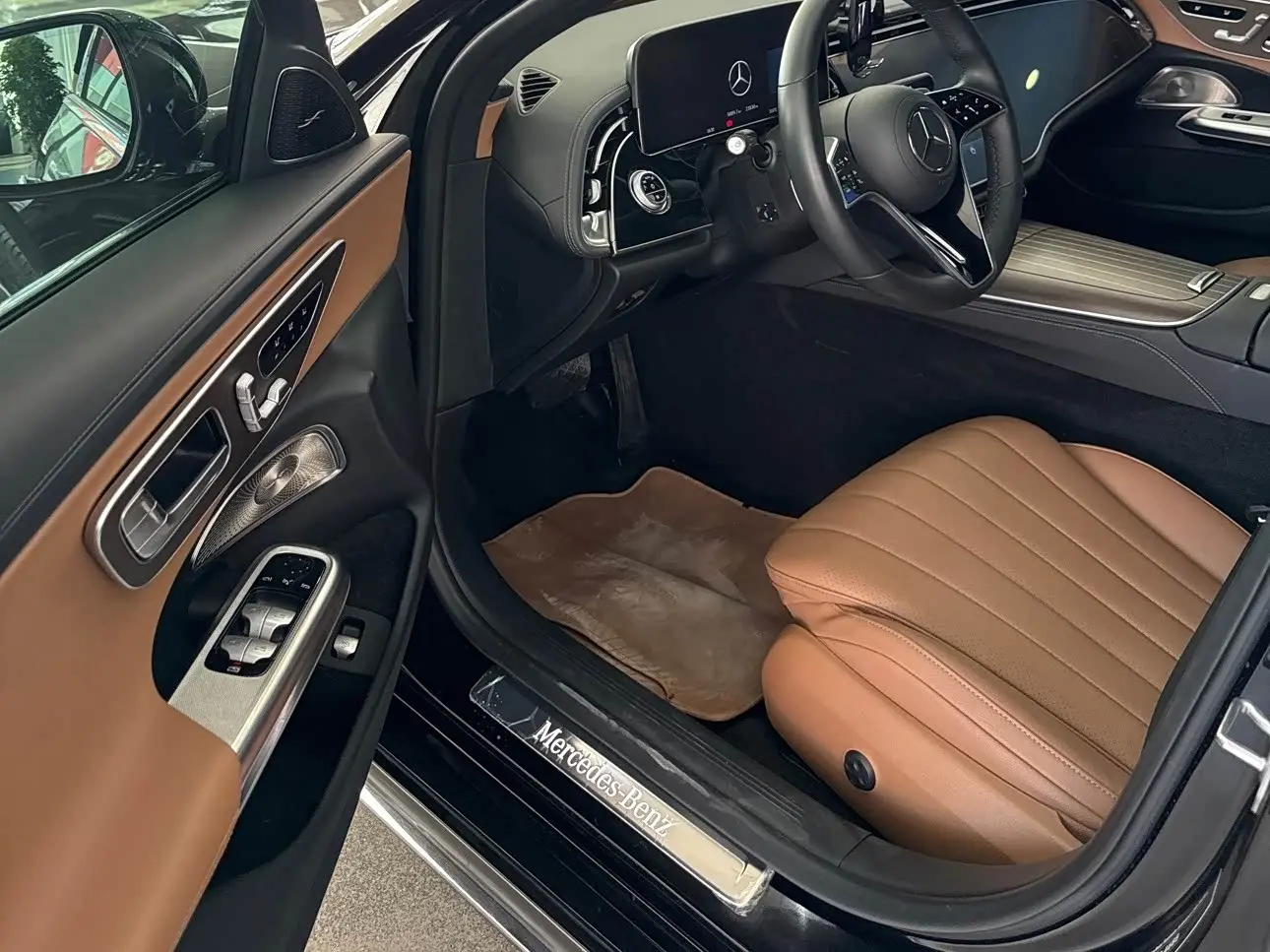 Mercedes-Benz E-Class 2024 — Photo 5/12