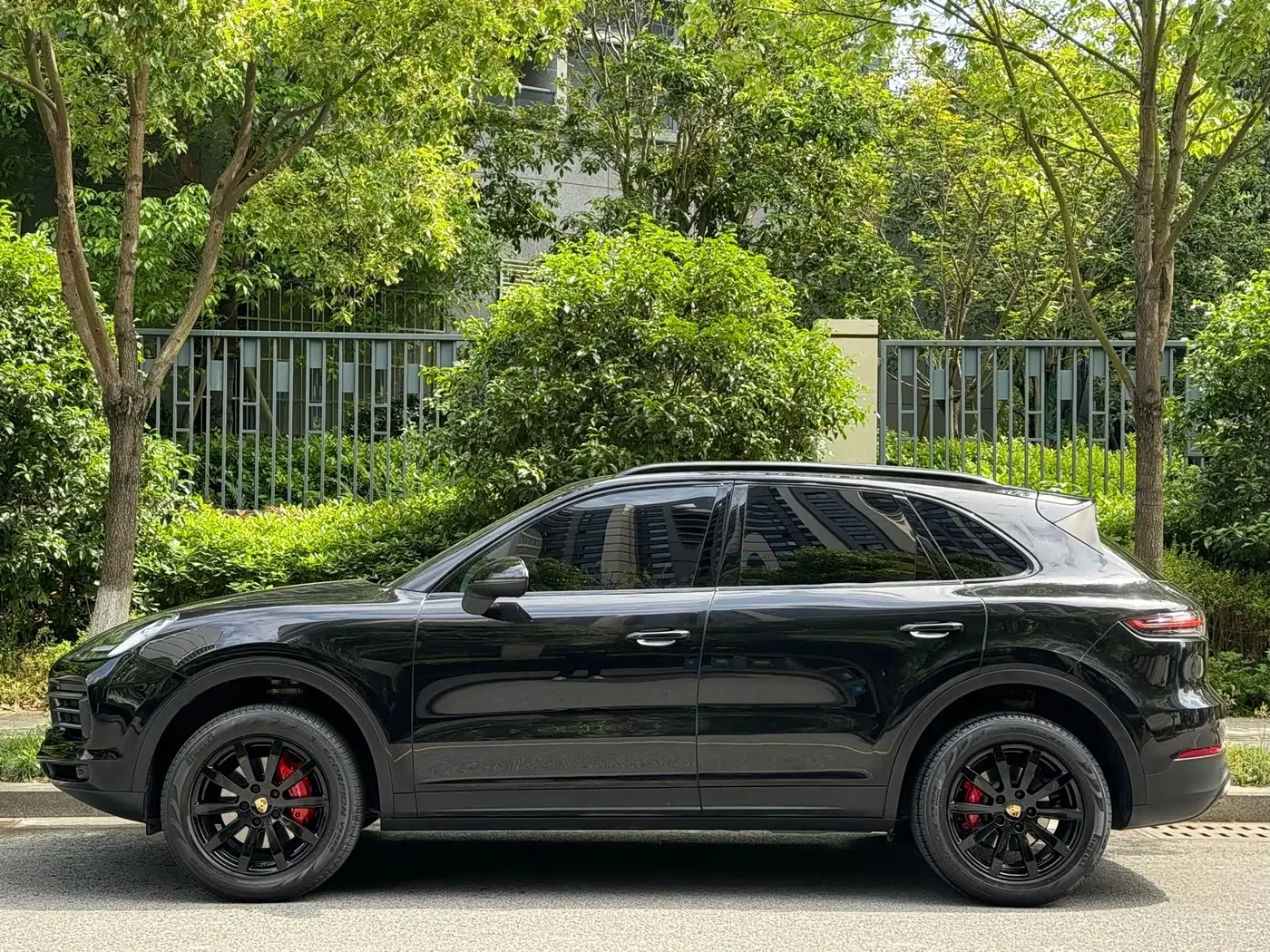 Porsche Cayenne 2020 — Photo 3/17
