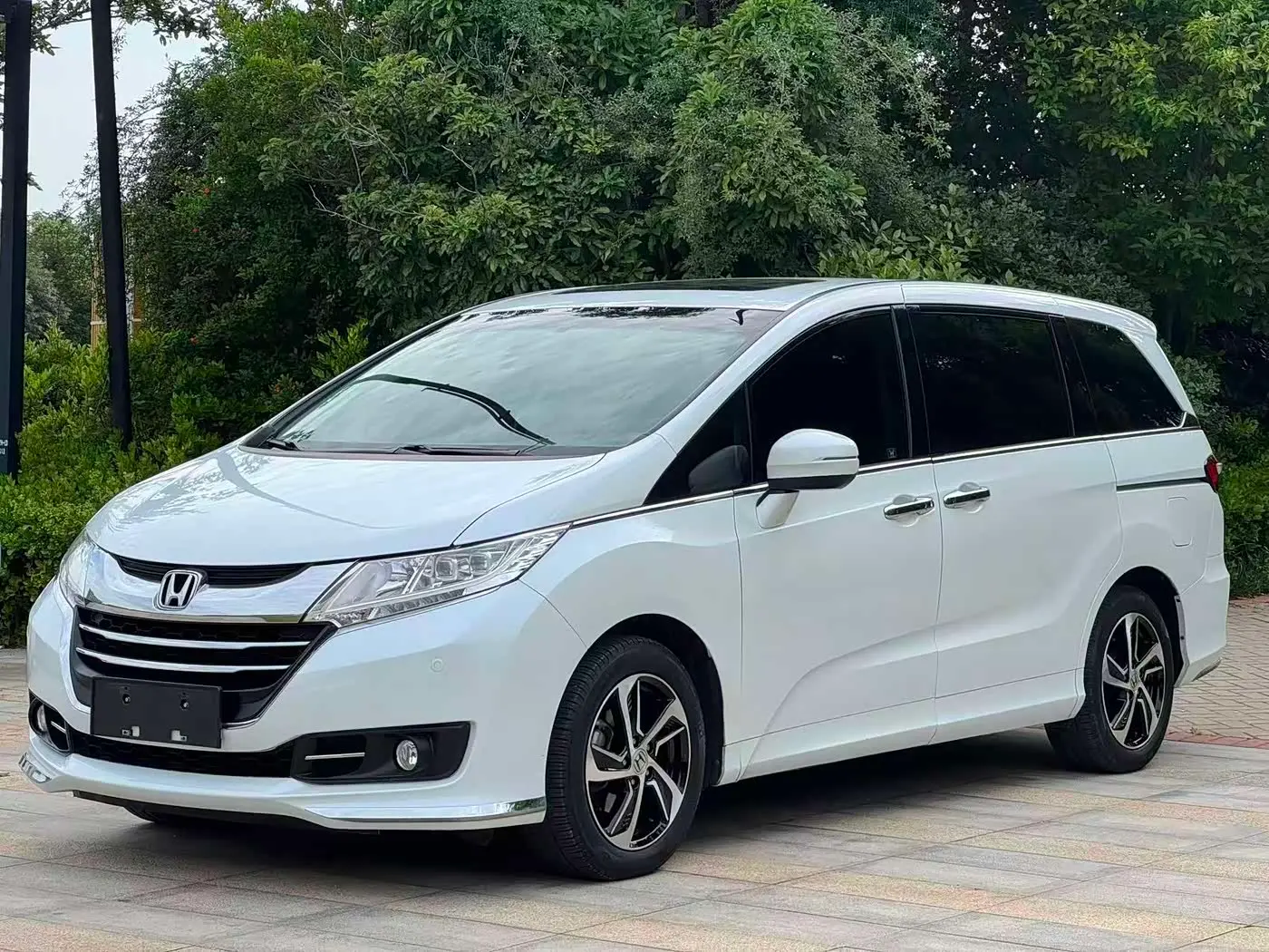 Honda Odyssey 2015 — Şəkil 1/9