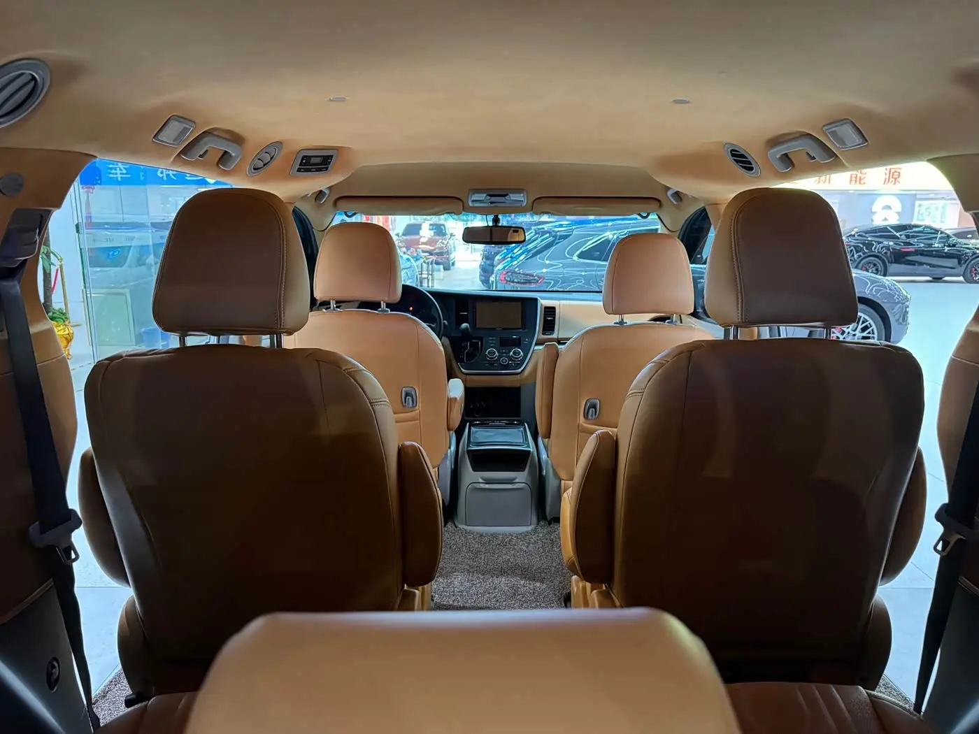 Toyota Sienna 2016 — Photo 13/18