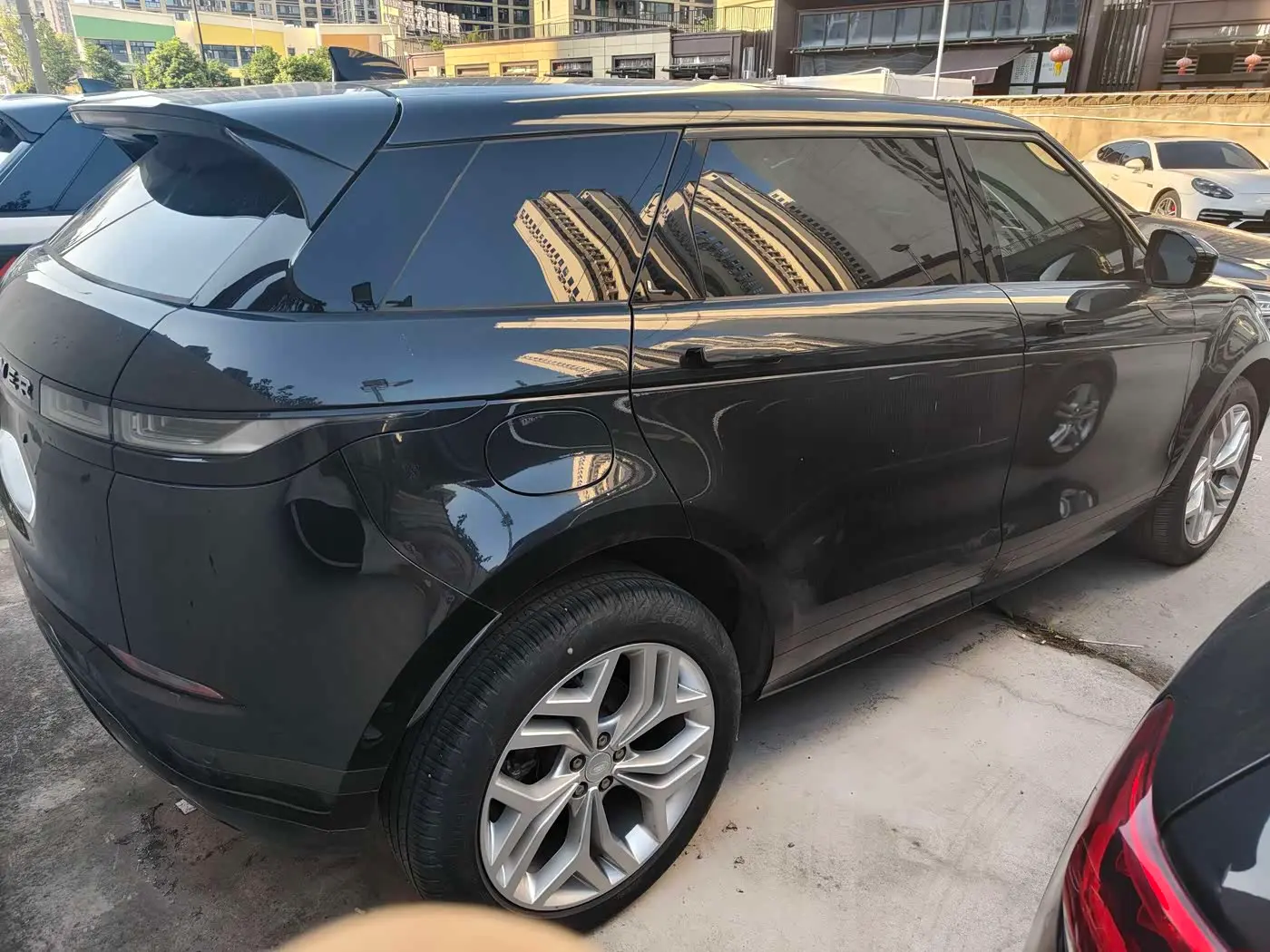 Land Rover Range Rover Evoque 2022 — Фото 6/20