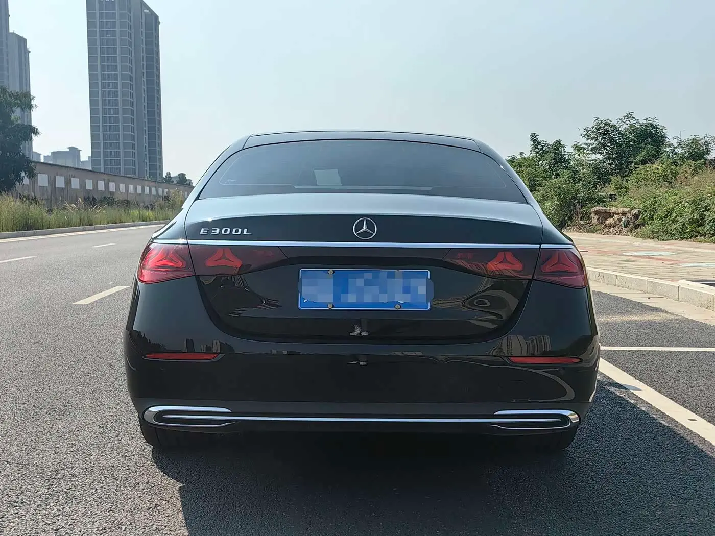 Mercedes-Benz E-Class 2025 — Photo 5/12