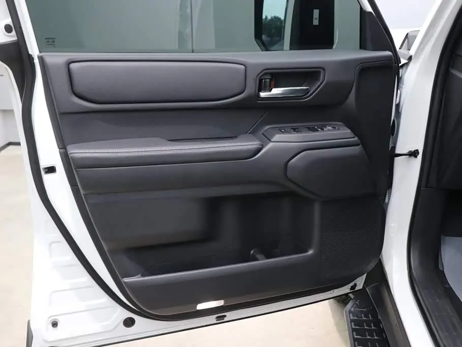Toyota Prado 2025 — Photo 10/20