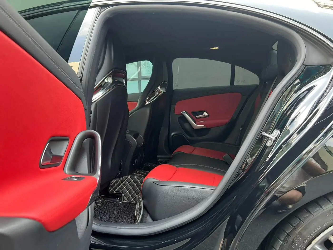 Mercedes-Benz CLA AMG 2023 — Фото 7/9