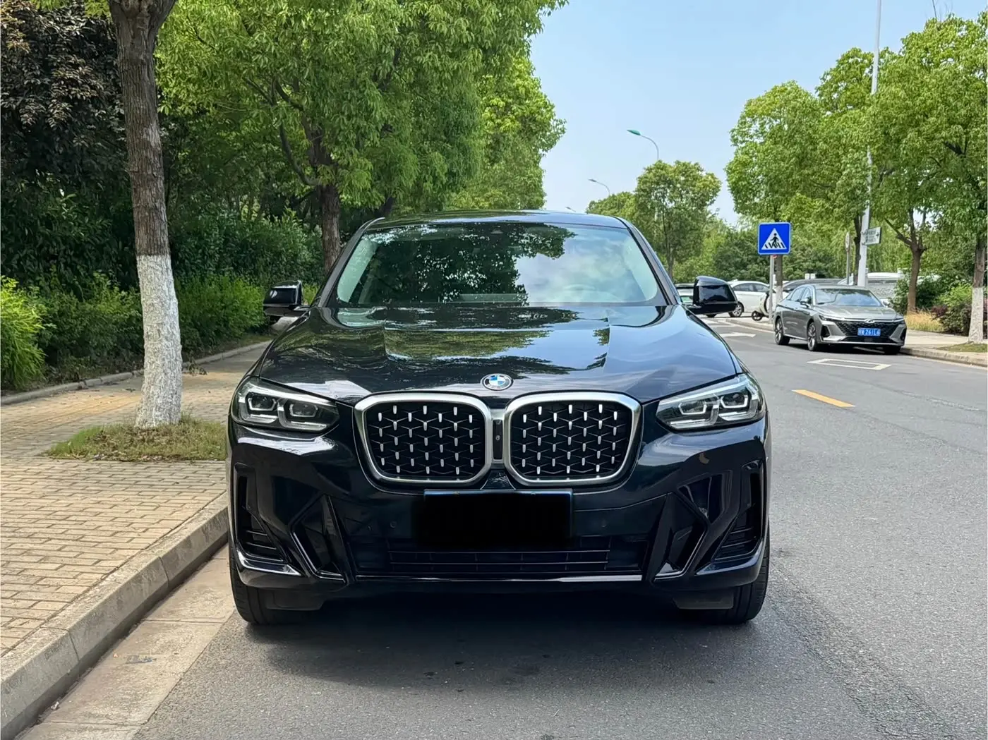 BMW X4 2022 — Фото 2/15