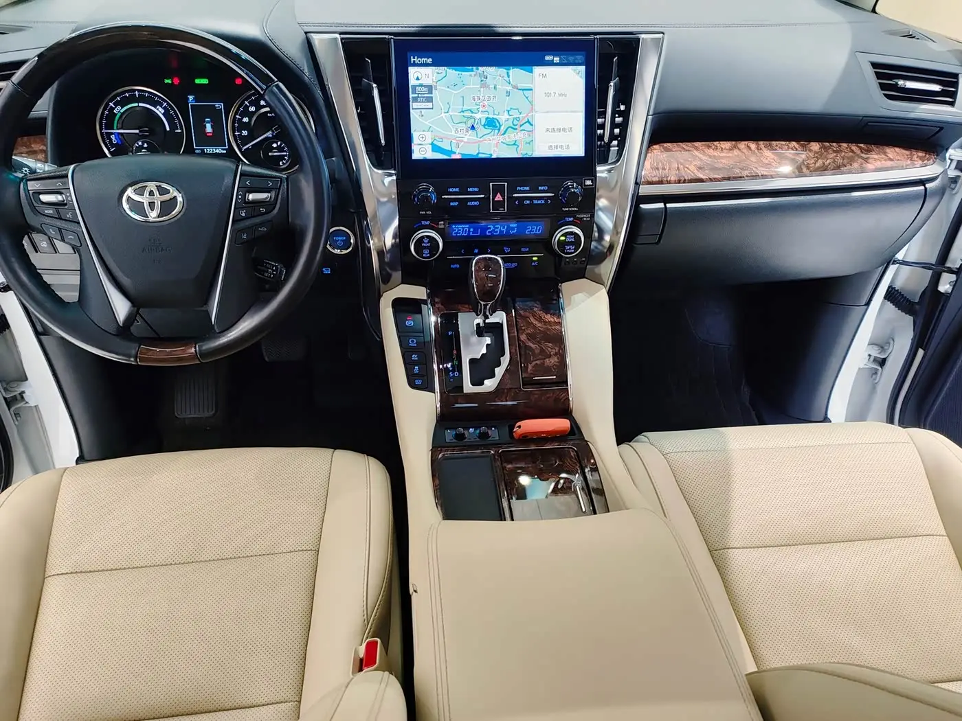 Toyota Alphard 2021 — Photo 8/18
