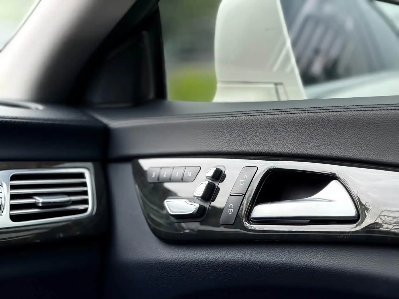 Mercedes-Benz CLS 2015 — Фото 13/20