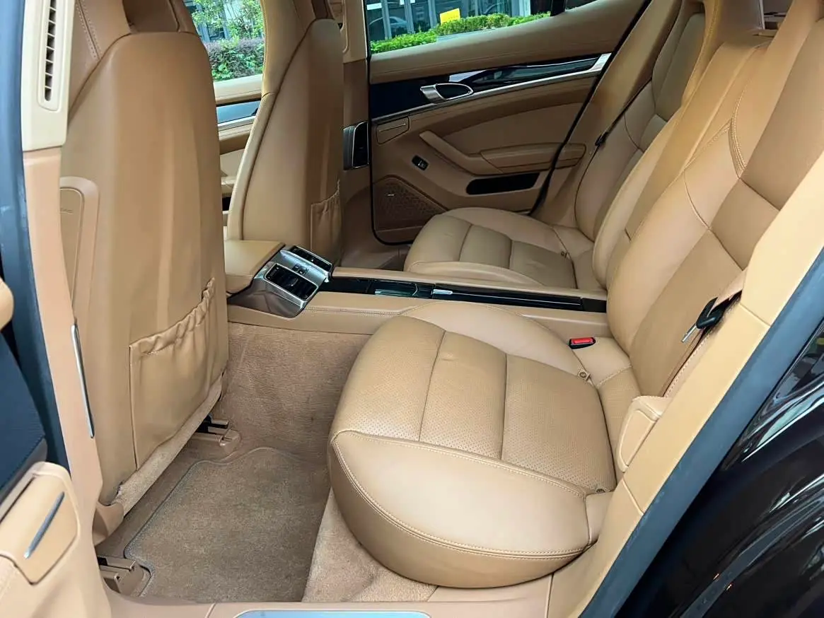 Porsche Panamera 2012 — Photo 7/18