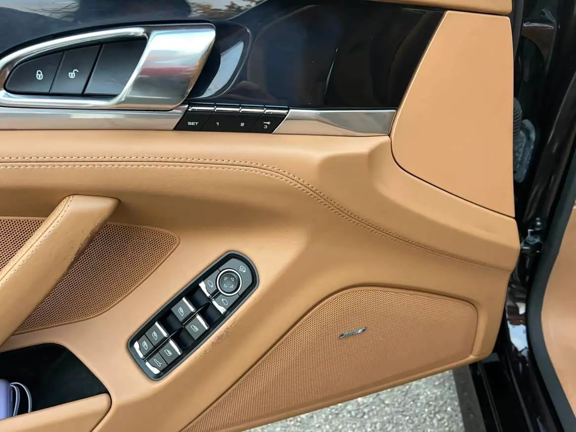 Porsche Panamera 2012 — Photo 11/18