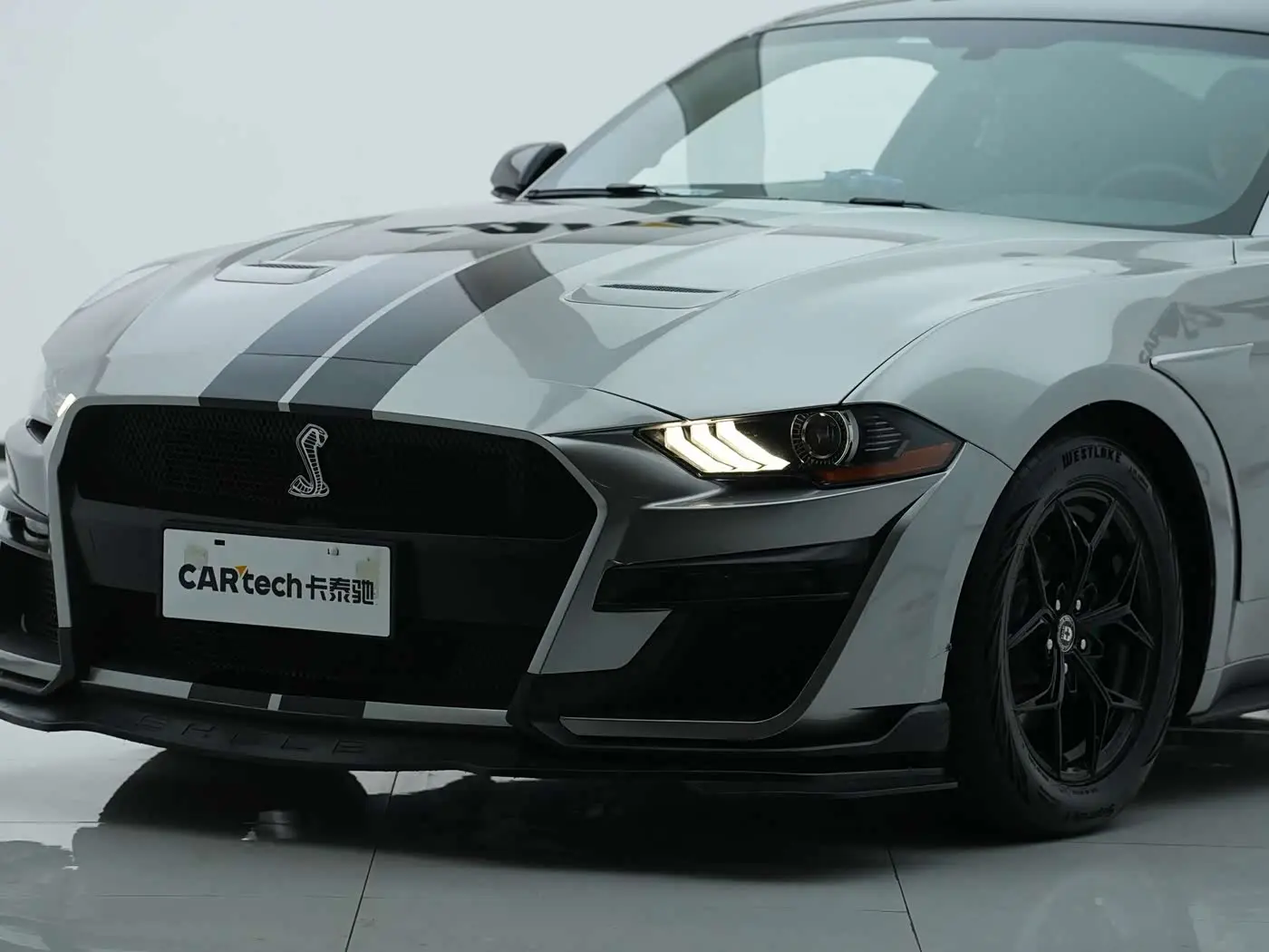 Ford Mustang 2018 — Photo 12/15
