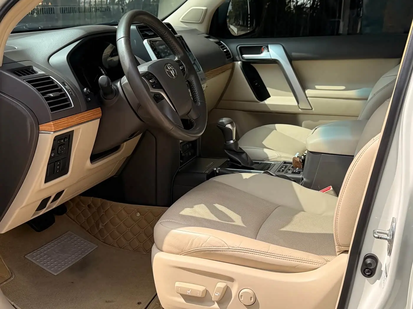 Toyota Prado 2020 — Photo 11/18