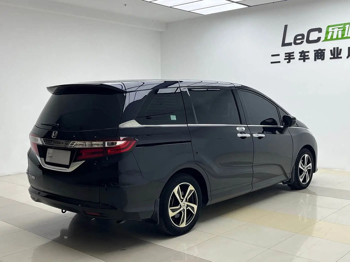 Honda Odyssey 2017 — Фото 5/15