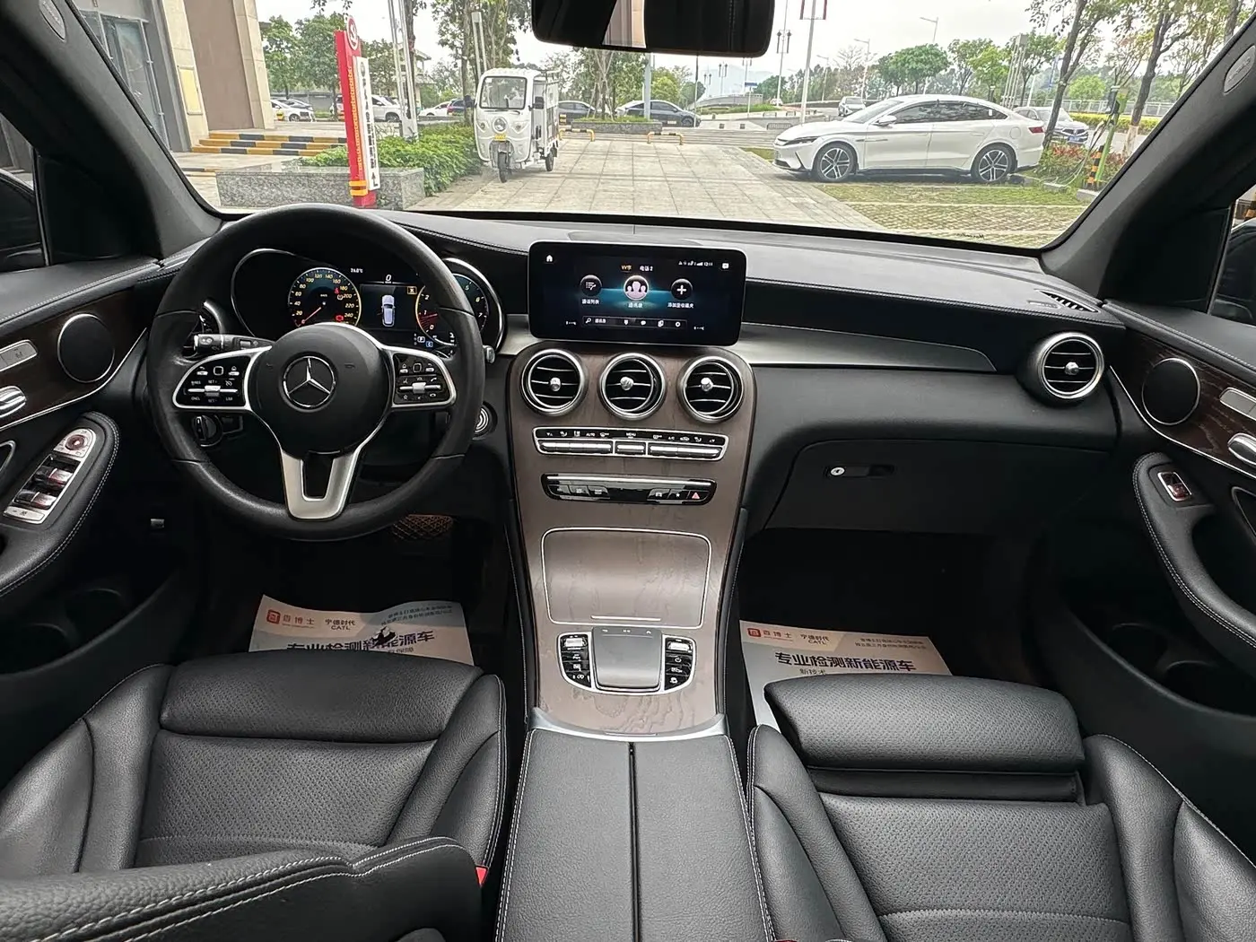 Mercedes-Benz GLC 2021 — Photo 9/17