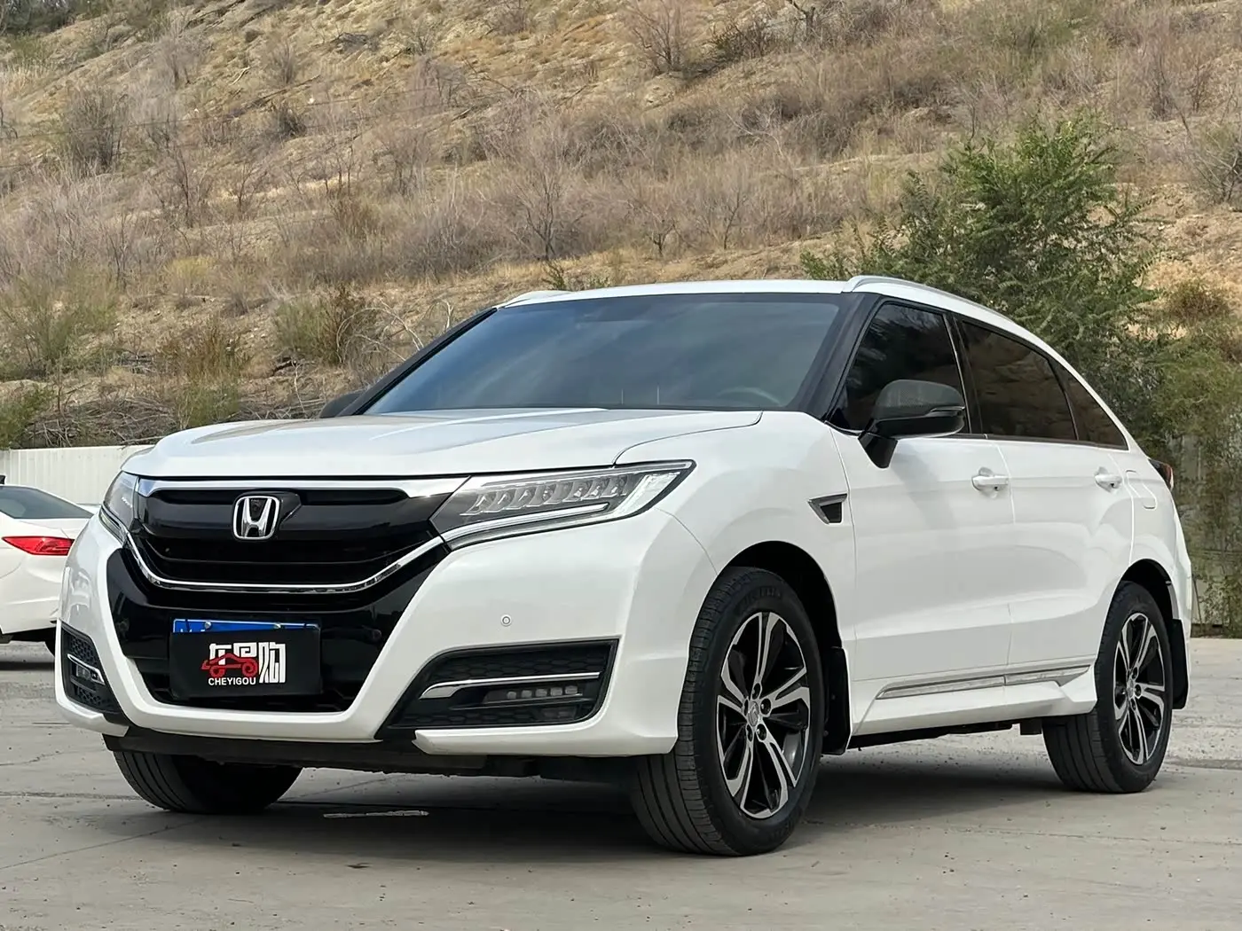 Honda UR-V 2017 — Şəkil 1/9