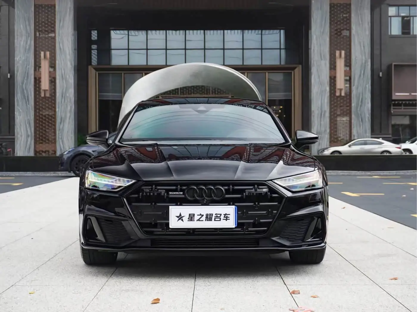Audi A7L 2024 — Photo 2/20
