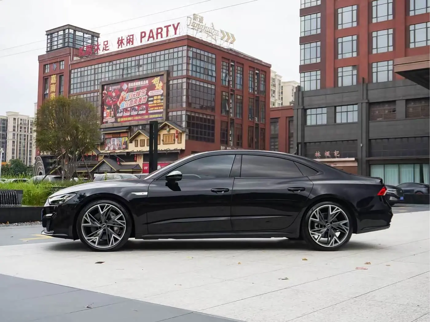 Audi A7L 2024 — Photo 4/20