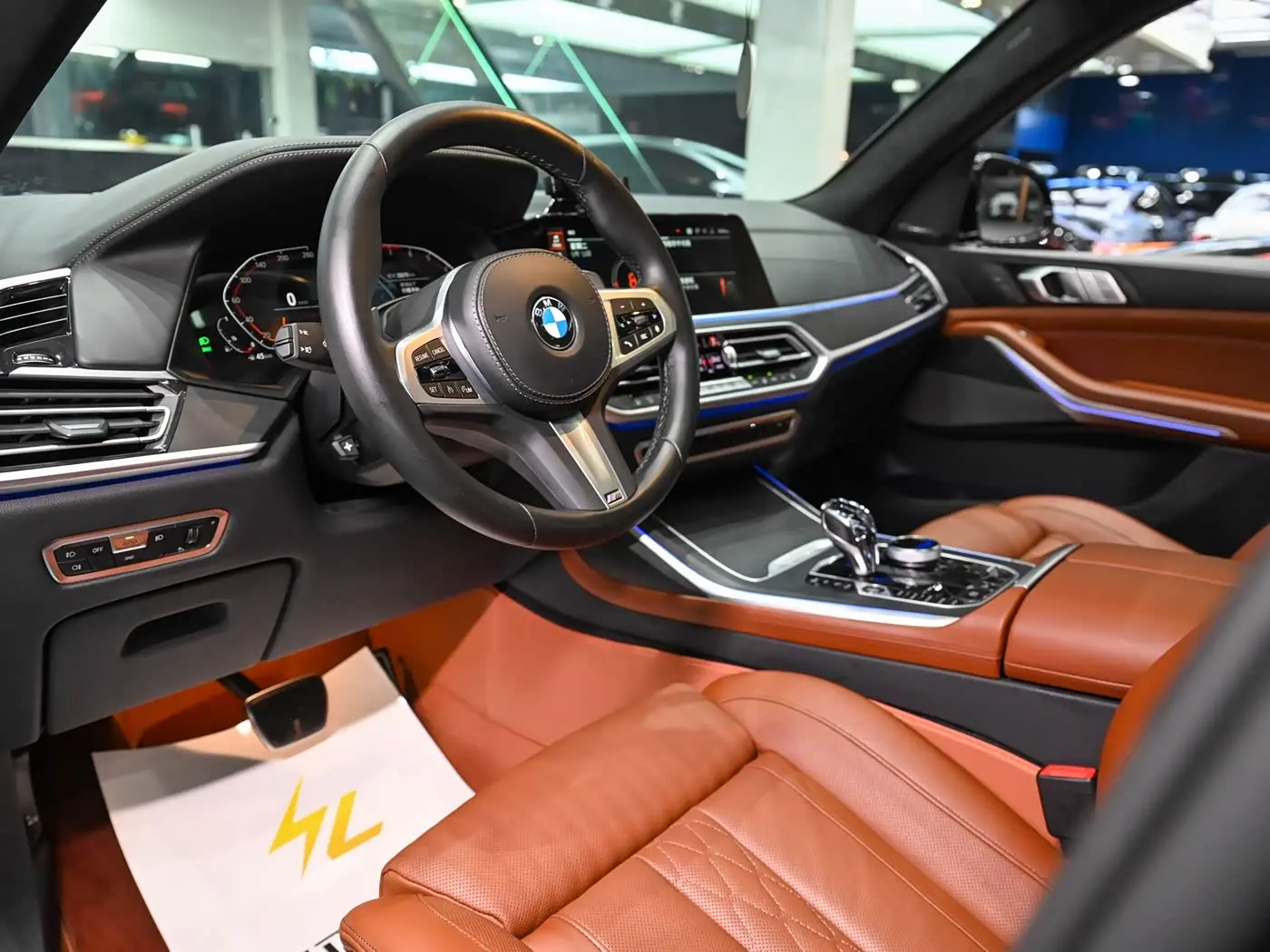 BMW X7 2022 — Фото 11/20