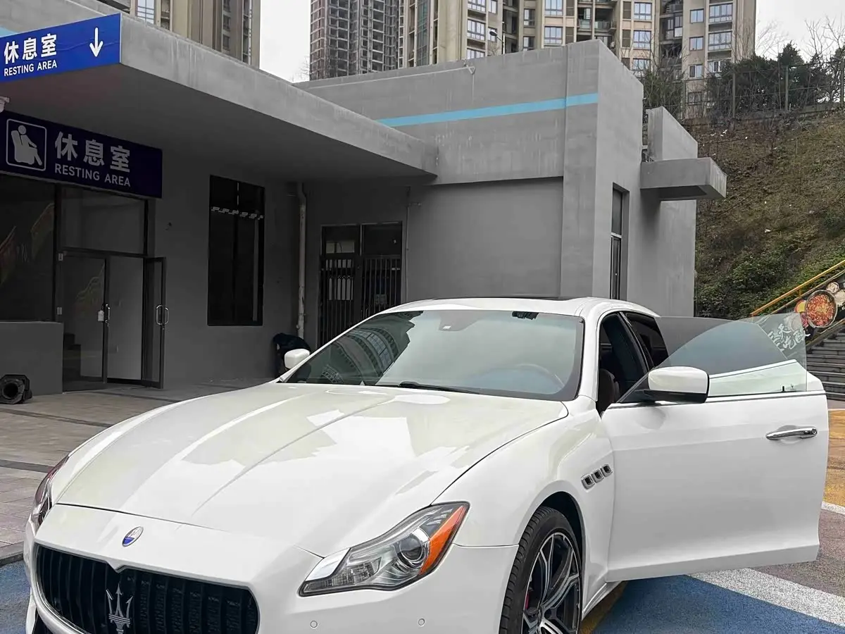 Maserati Quattroporte 2016 — Şəkil 12/16