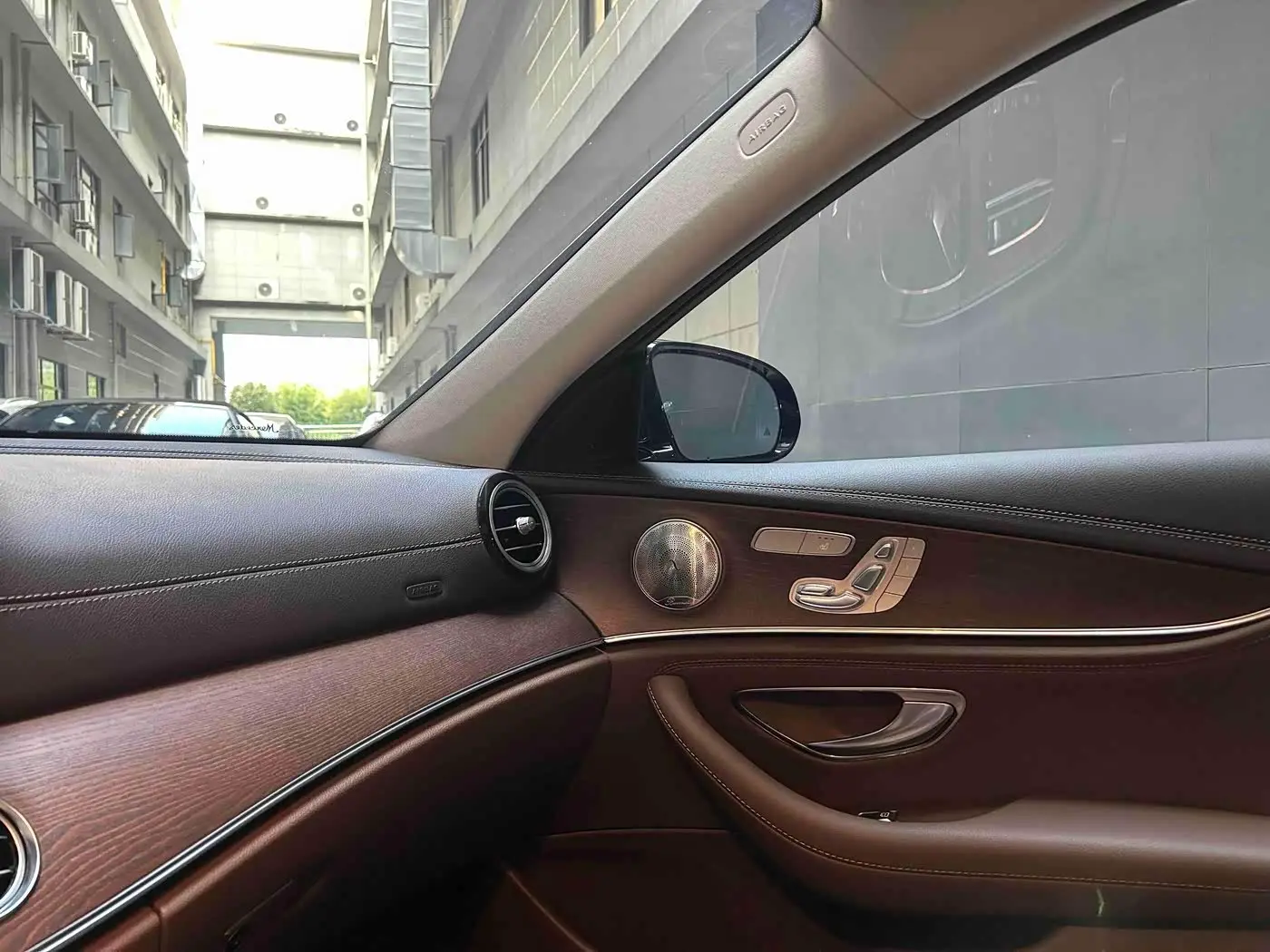 Mercedes-Benz E-Class 2021 — Фото 3/15