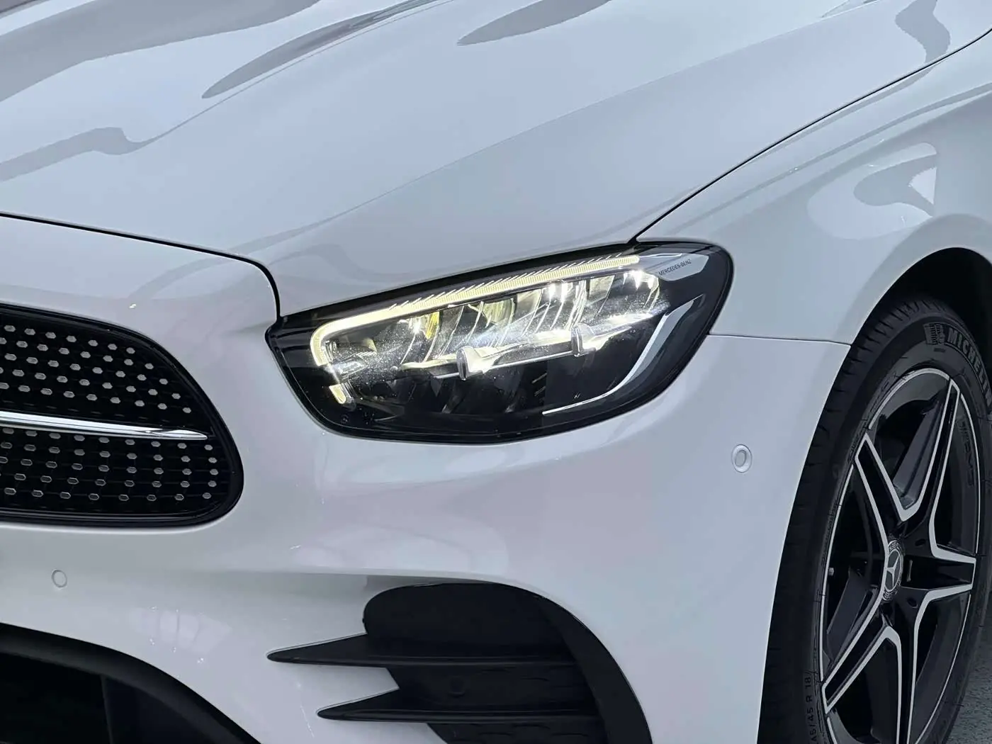 Mercedes-Benz E-Class 2021 — Фото 7/9