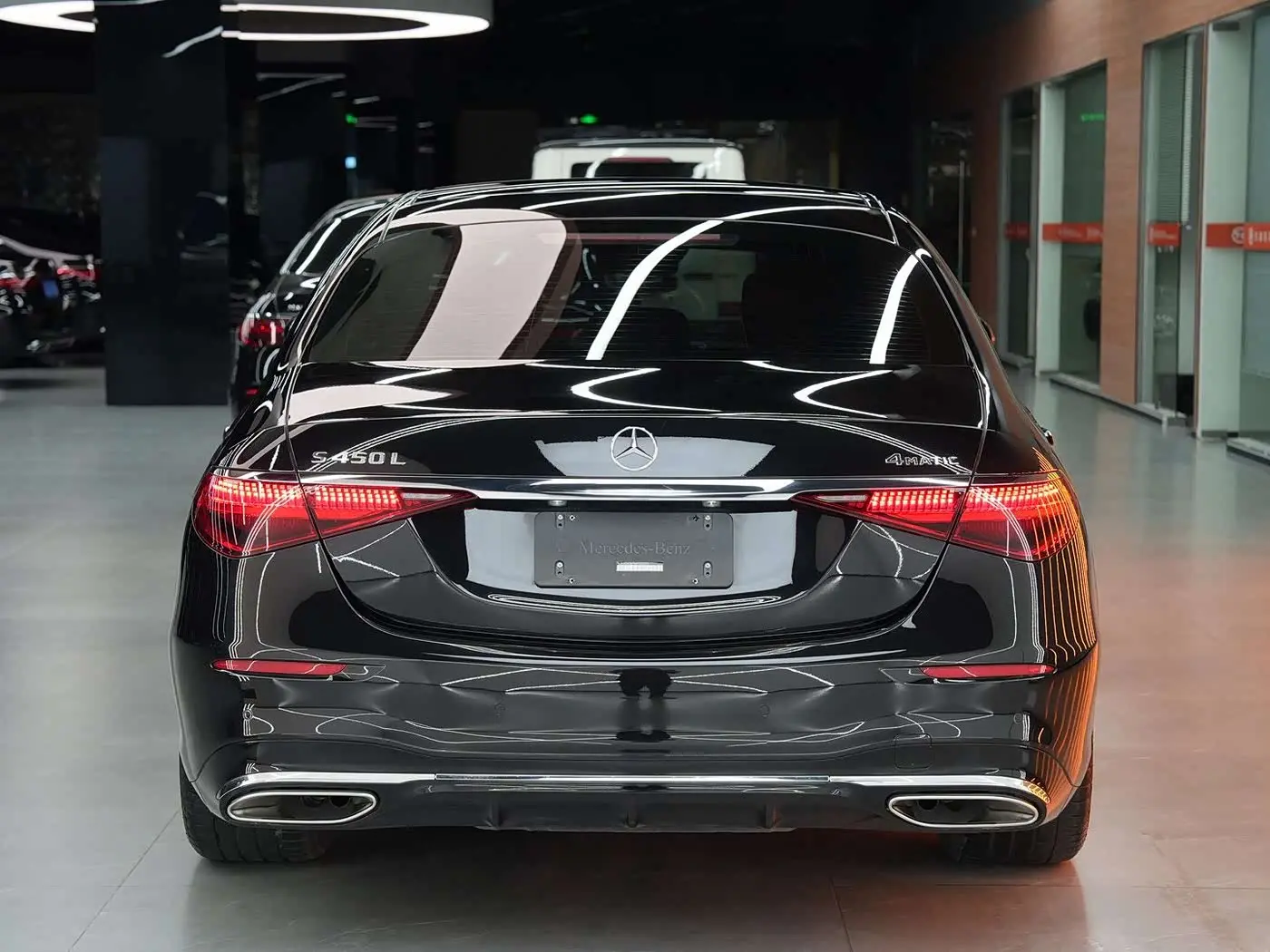 Mercedes-Benz S-Class 2023 — Photo 4/18
