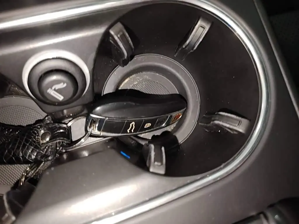 Porsche Cayenne 2021 — Photo 9/20