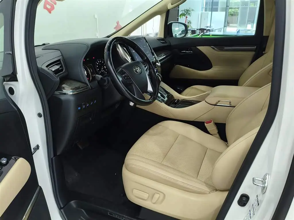 Toyota Vellfire 2021 — Photo 9/17