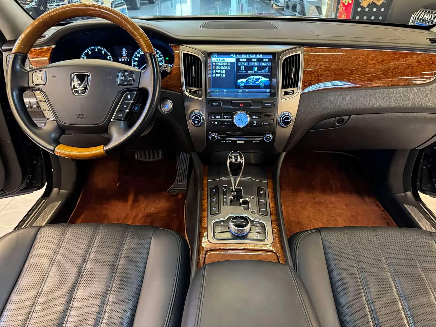 Hyundai Equus 2012 — Фото 10/14