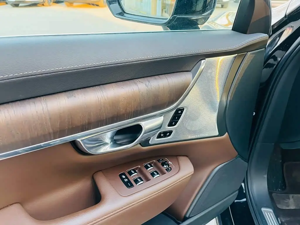Volvo S90 2024 — Photo 7/15