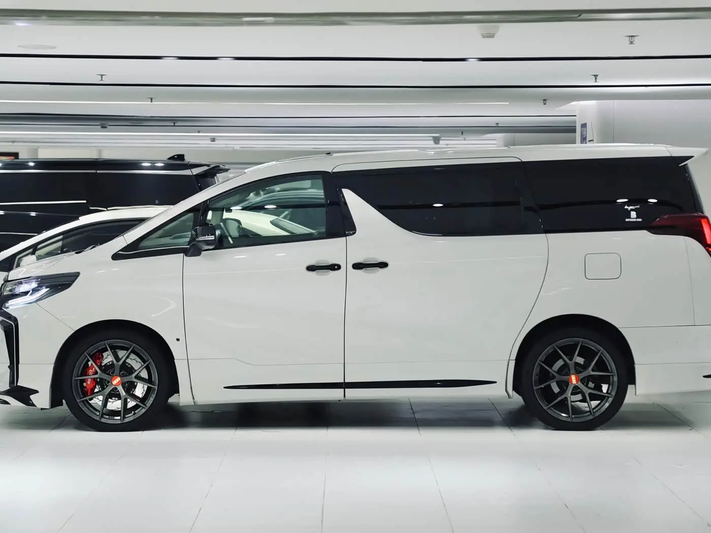 Toyota Alphard 2017 — Şəkil 2/19