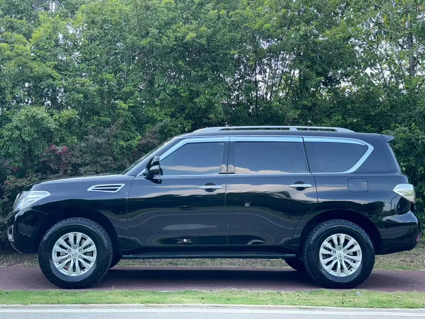Nissan Patrol 2019 — Photo 3/9