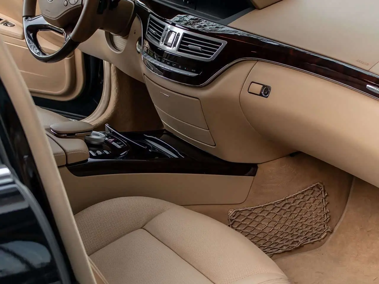 Mercedes-Benz S-Class 2013 — Photo 18/19
