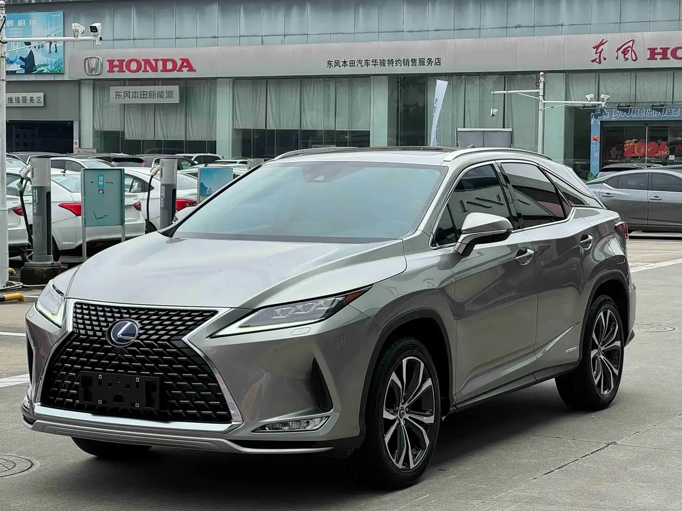 Lexus RX 2021 — Photo 3/9