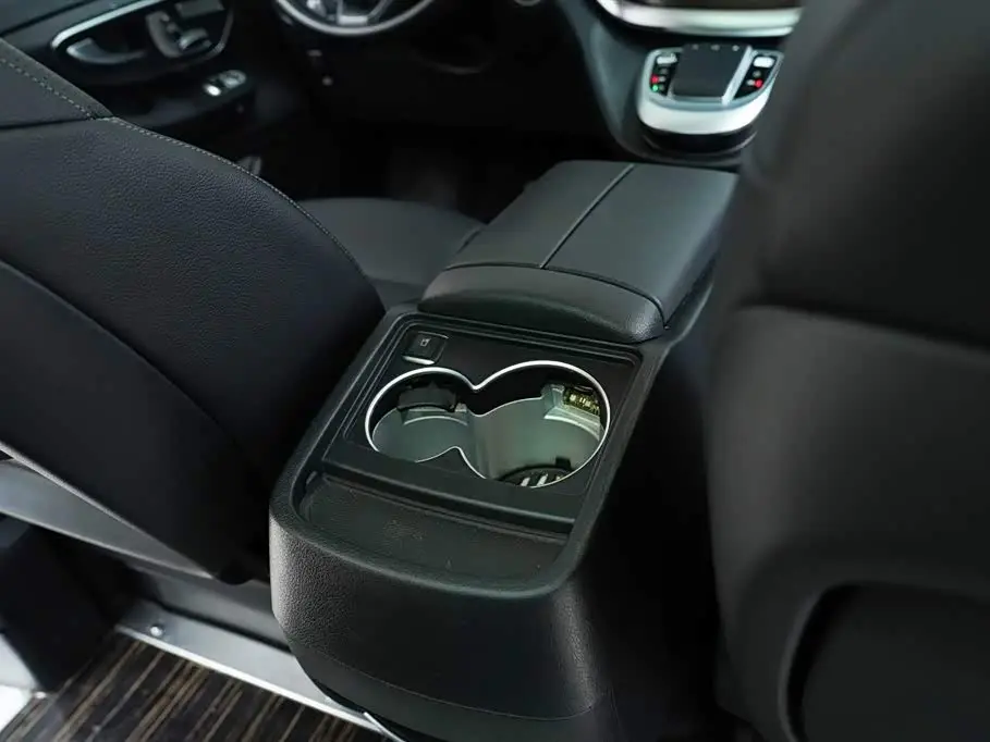 Mercedes-Benz V-Class 2021 — Фото 12/20