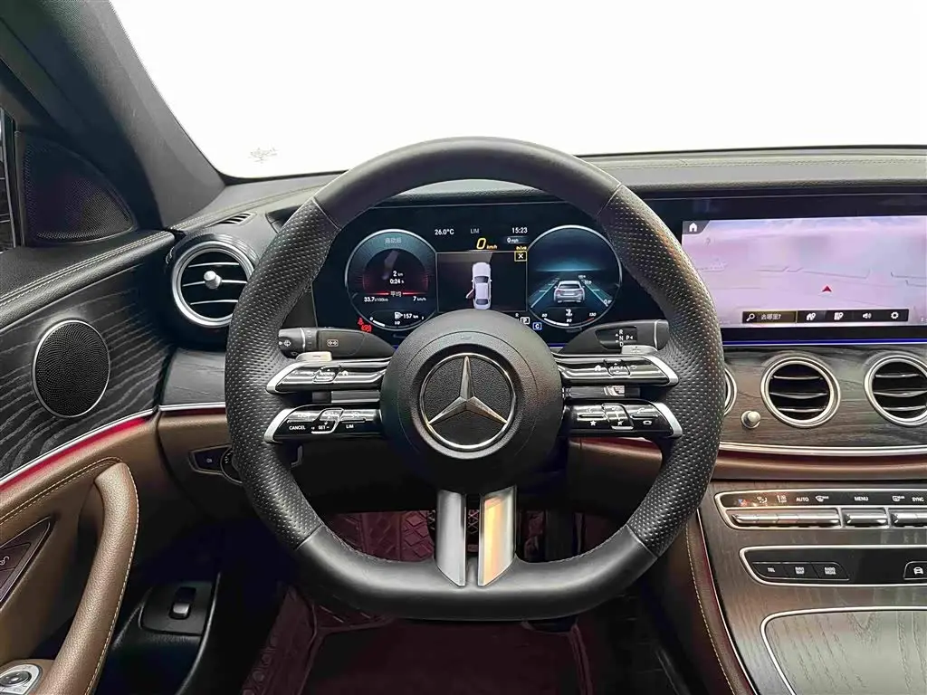 Mercedes-Benz E-Class 2023 — Фото 8/19