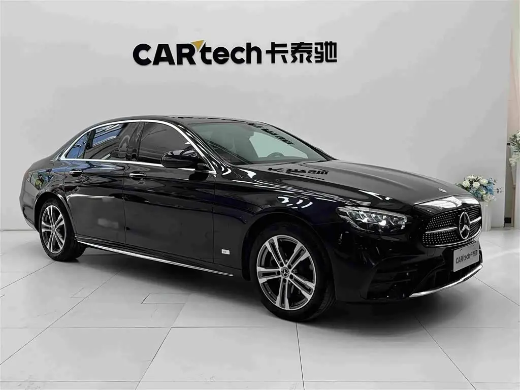 Mercedes-Benz E-Class 2023 — Фото 3/19