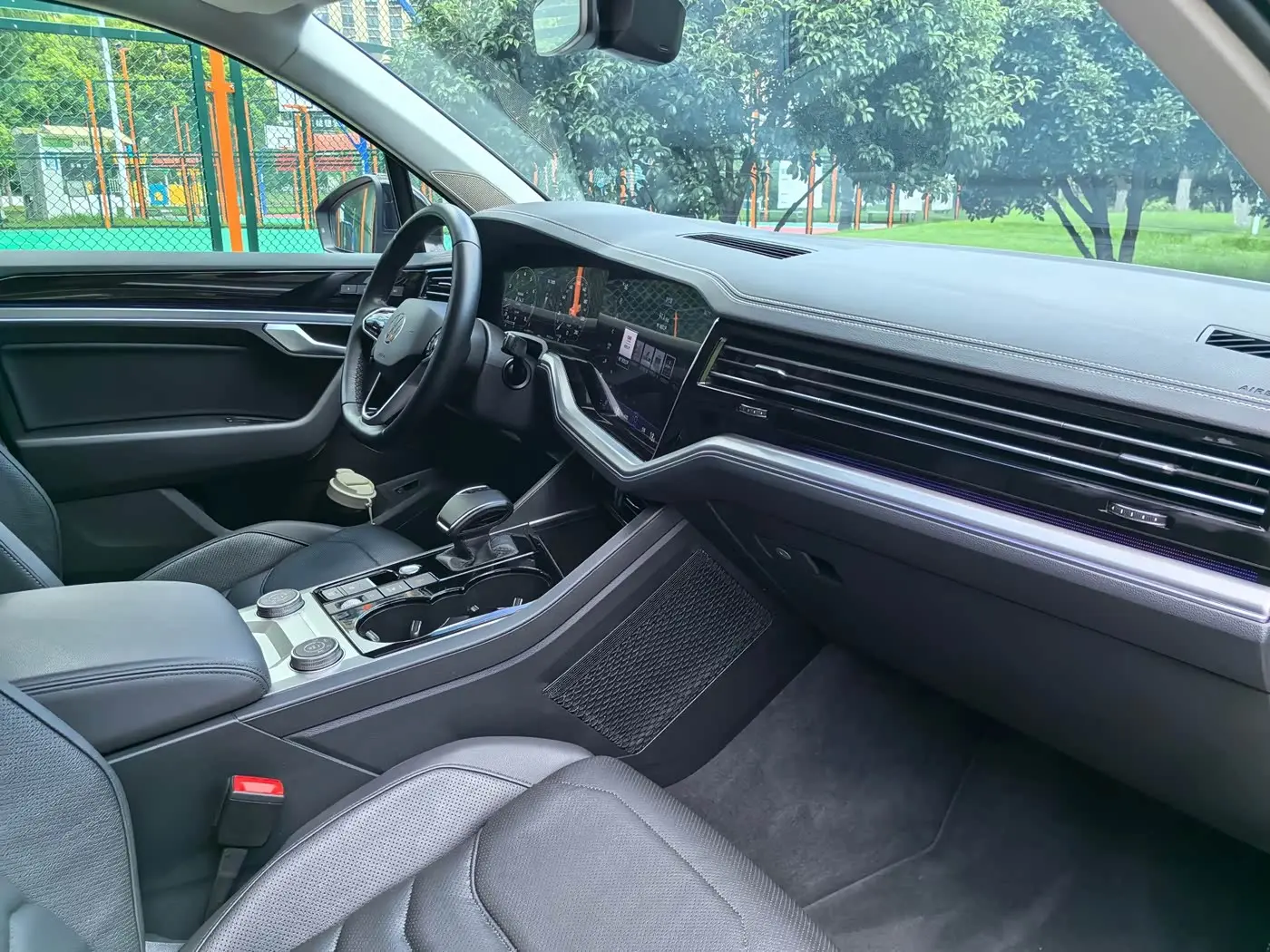 Volkswagen Touareg 2021 — Photo 13/14