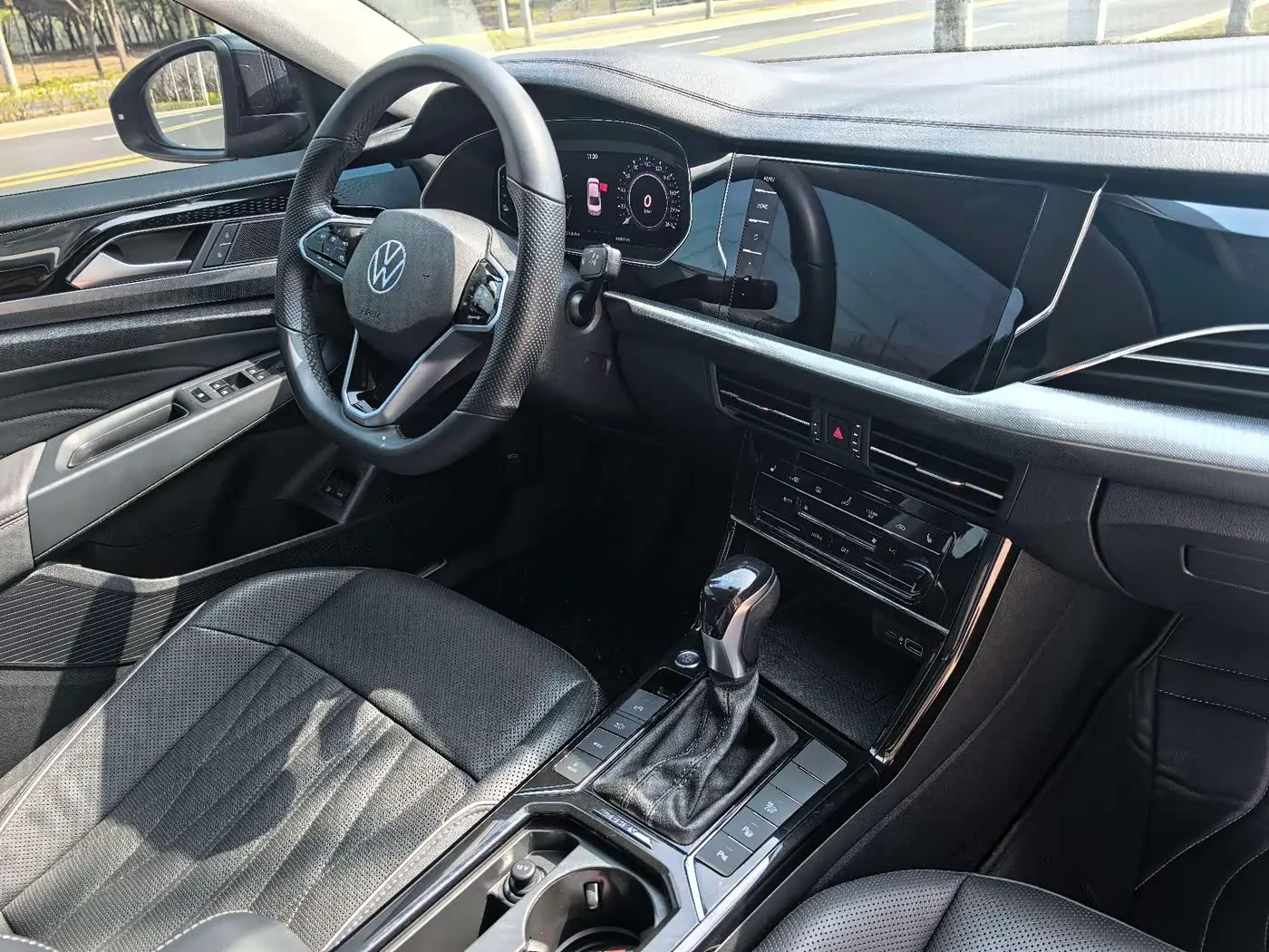 Volkswagen Passat New Energy 2022 — Фото 18/20