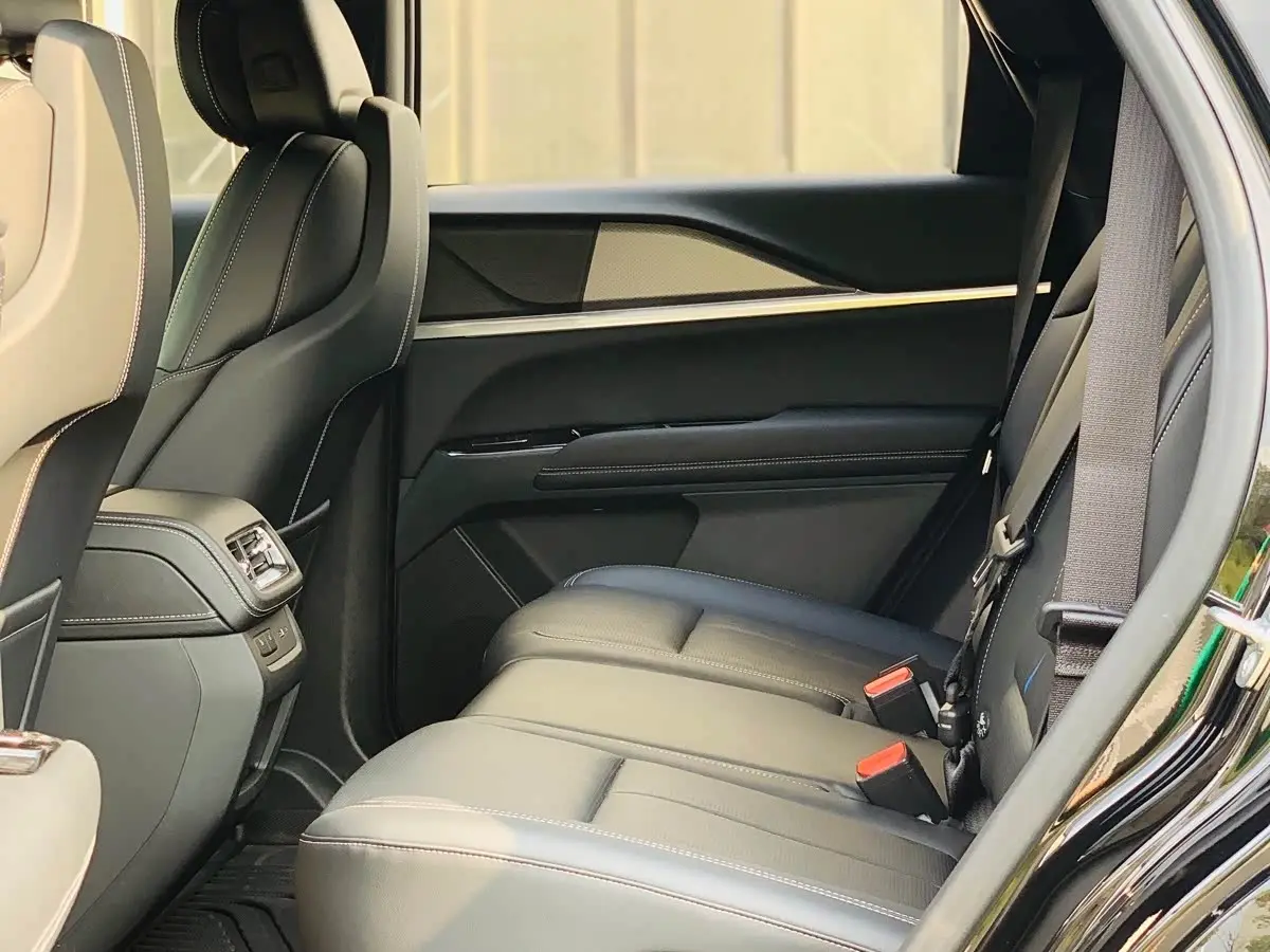 Cadillac XT5 2026 — Şəkil 19/20