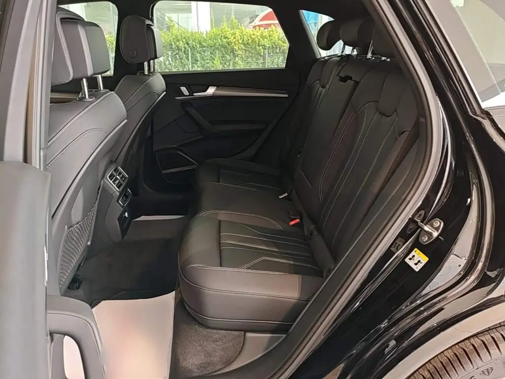 Audi Q5L 2024 — Şəkil 17/20