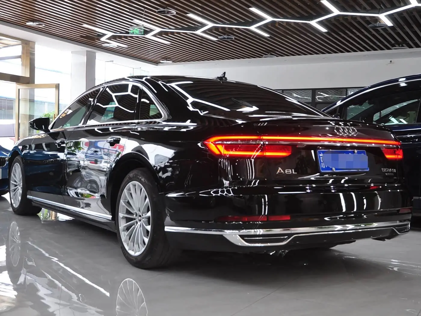 Audi A8 2021 — Şəkil 3/16